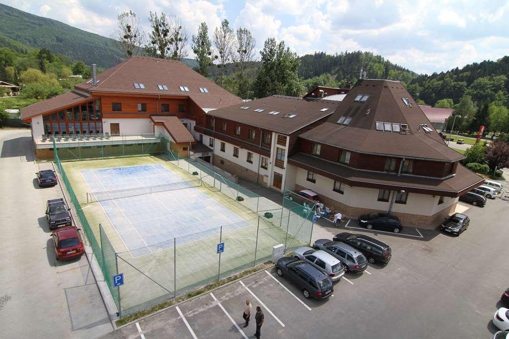 Hotel Horal Rožnov pod Radhoštěm Zewnętrze zdjęcie